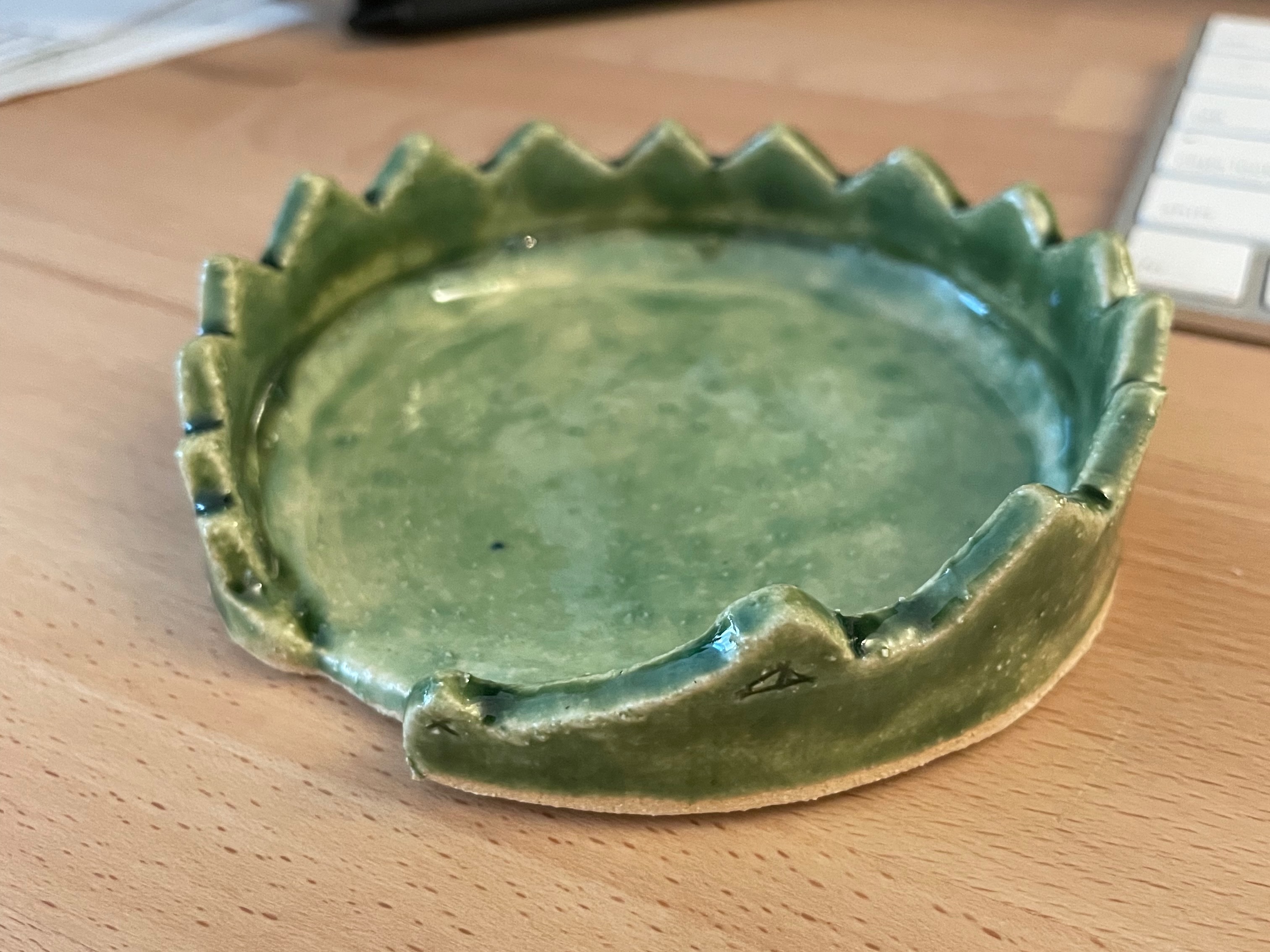 Crocodile spoon dish